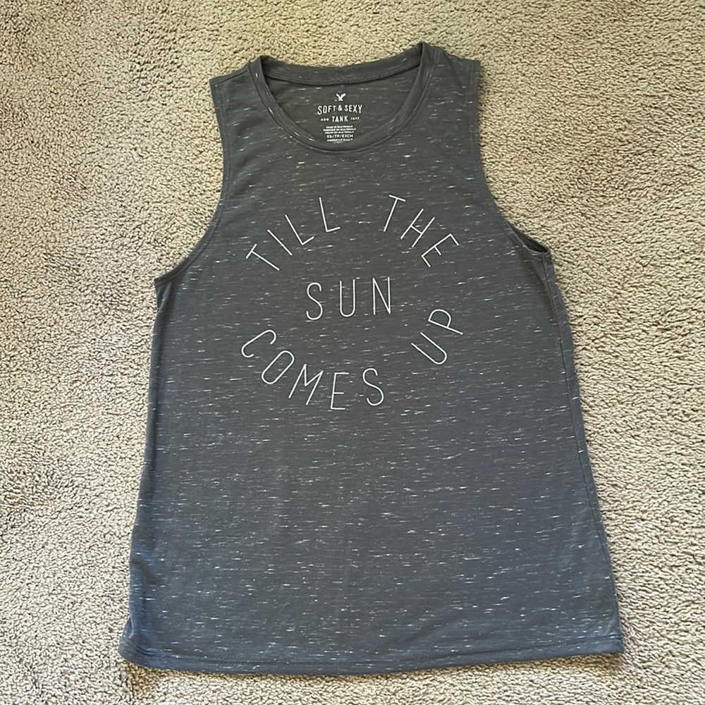 Woman’s American Eagle tank XS